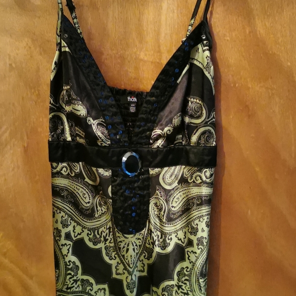 Dress - Picture 3 of 6